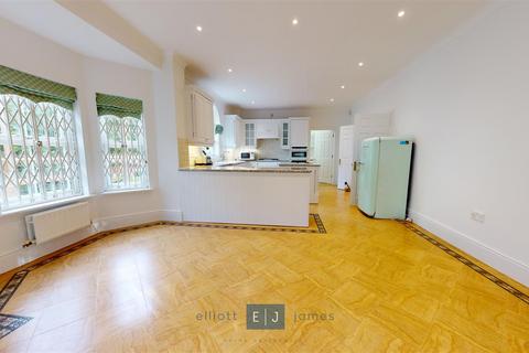 6 bedroom detached house for sale, Regents Drive, Woodford Green IG8