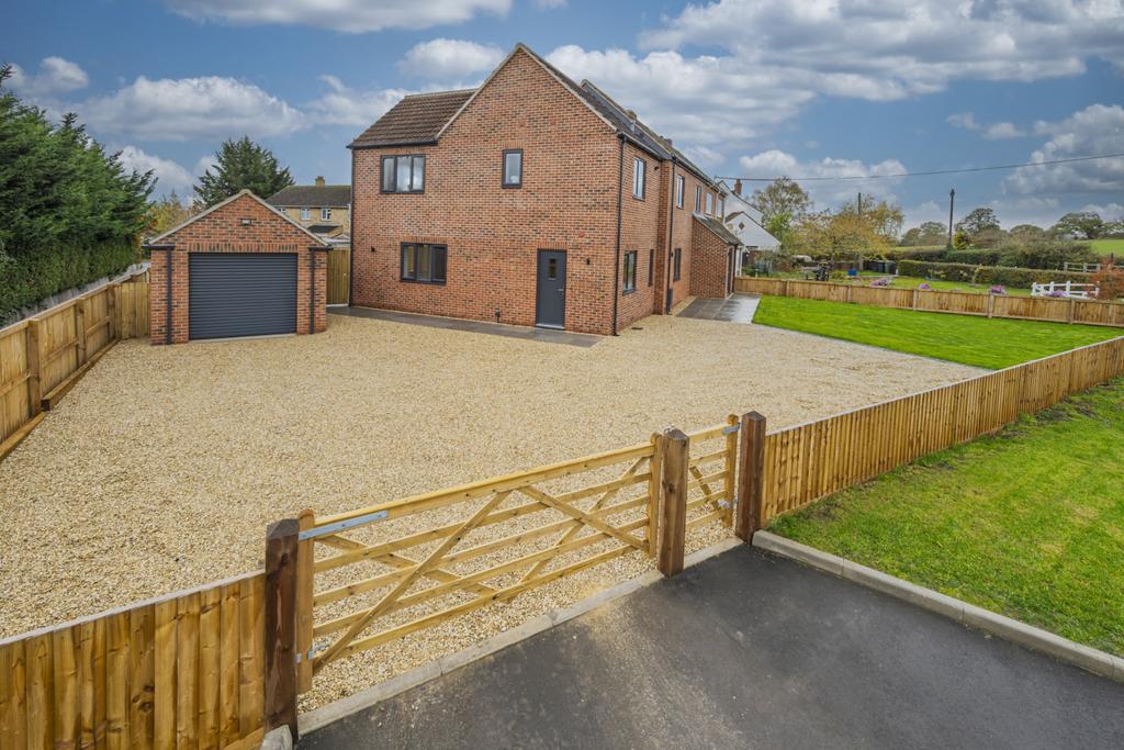 Front of Property - Ewe Move Swindon South