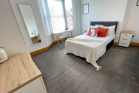 undefined, Adelaide Road, L7 8SQ,