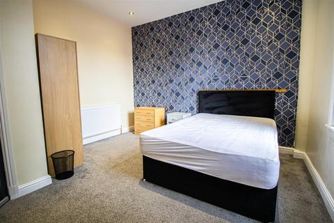 undefined, Spacious Double Room to Let on Villiers Street, Preston