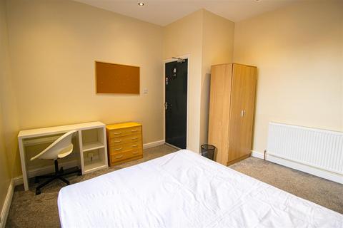 undefined, Spacious Double Room to Let on Villiers Street, Preston