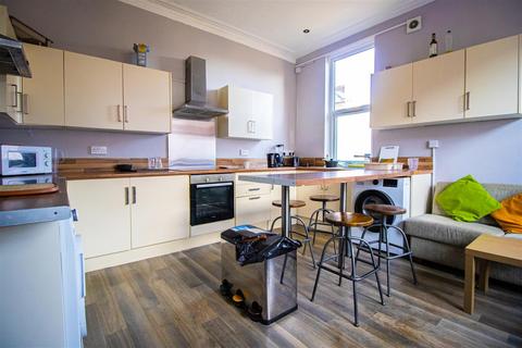 undefined, Spacious Double Room to Let on Villiers Street, Preston