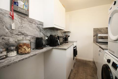 1 bedroom apartment for sale, Winnipeg Place, Bispham, Blackpool, FY2