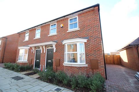 3 bedroom semi-detached house to rent - Castle Hill, Swanscombe DA10