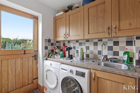 2a Holt Road, Studley, B80 7NX