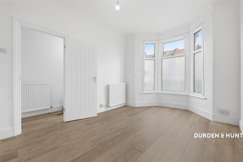 3 bedroom terraced house for sale, Cann Hall Road, Leytonstone E11
