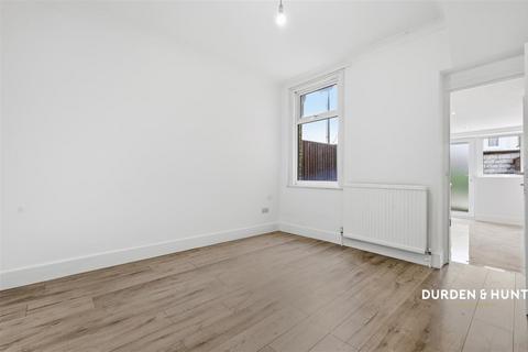 3 bedroom terraced house for sale, Cann Hall Road, Leytonstone E11