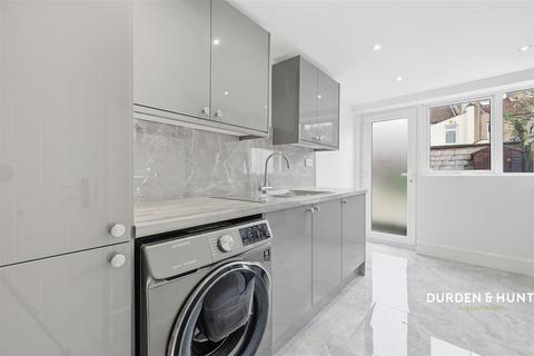 121 Cann Hall Road, London, E11 3NJ