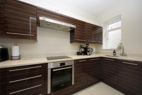 2 bedroom flat for sale, Mattock Lane, W5