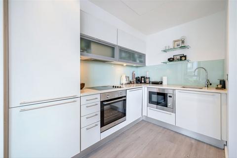 1 bedroom flat for sale, Eastfields Avenue, London SW18