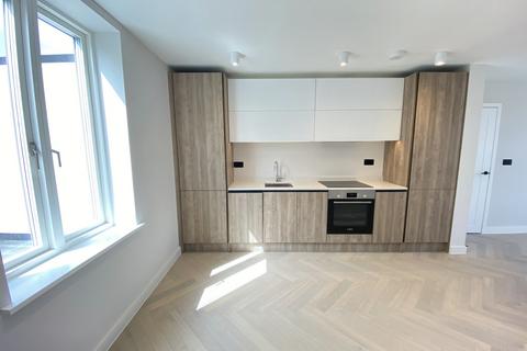 2 bedroom flat to rent, Selby Road, Penge, SE20