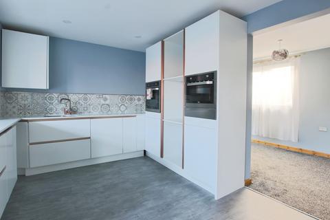 5 bedroom detached house for sale, Kilnhouse Lane, Tunstall, Hull, HU12 0JH
