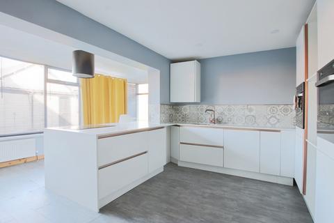 5 bedroom detached house for sale, Kilnhouse Lane, Tunstall, Hull, HU12 0JH