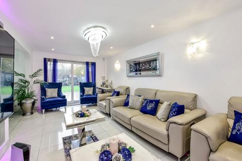 25 Crossways, Hemel Hempstead, HP3 8PU