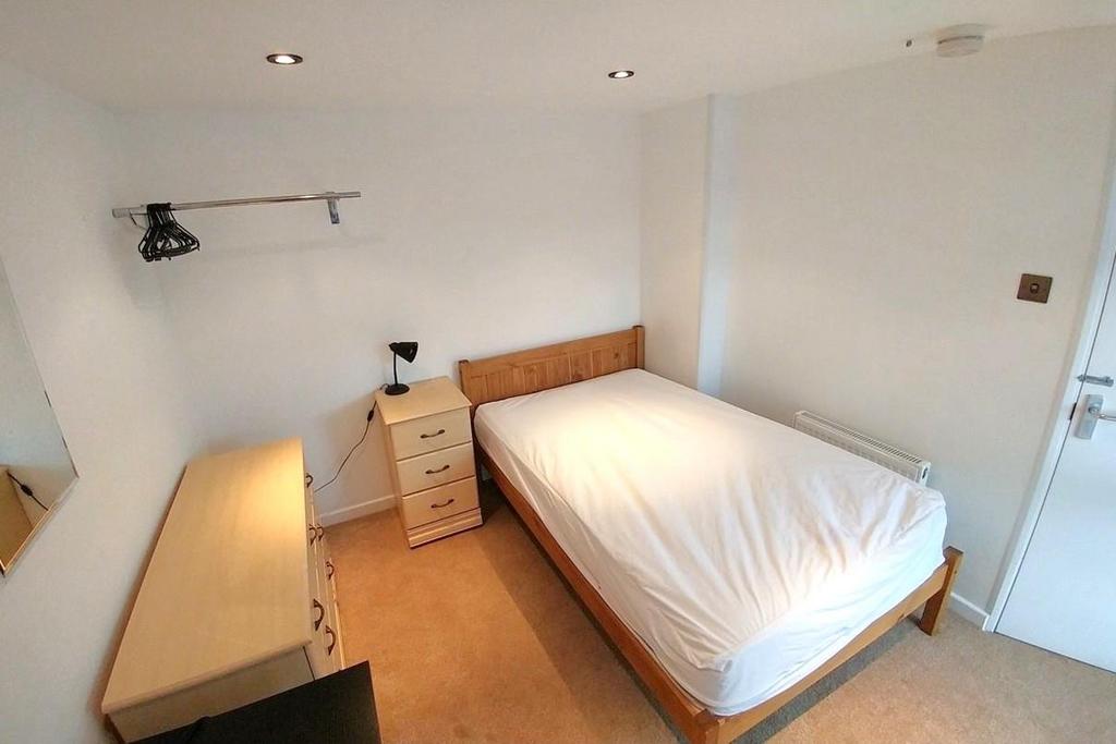 Bedroom 5 (a).jpg