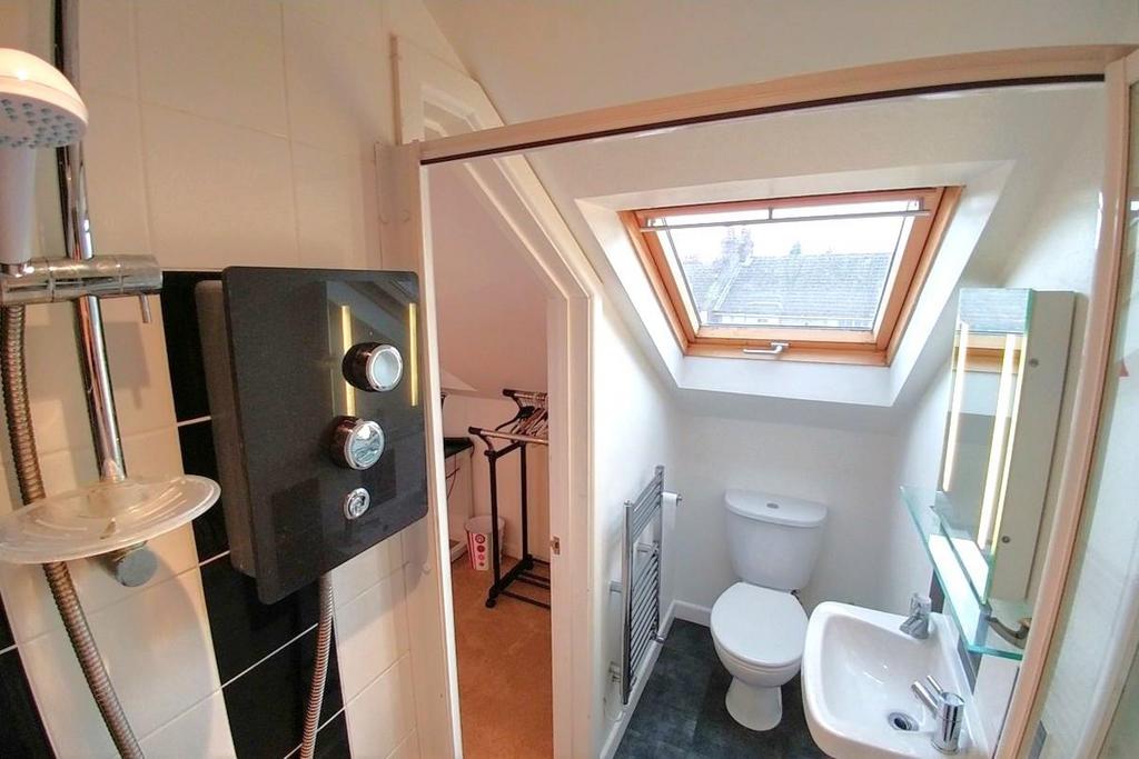 Bedroom 6 En-Suite.jpg