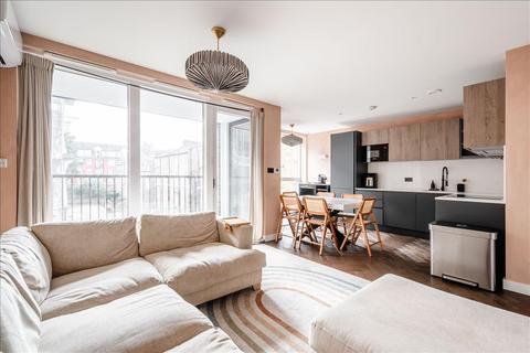 2 bedroom apartment to rent, Spurstowe Terrace, Hackney Downs, E8
