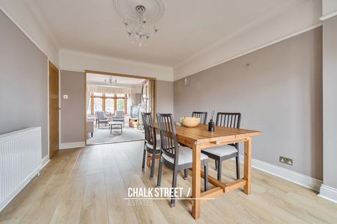 4 bedroom semi-detached house for sale, Westland Avenue, Hornchurch, RM11