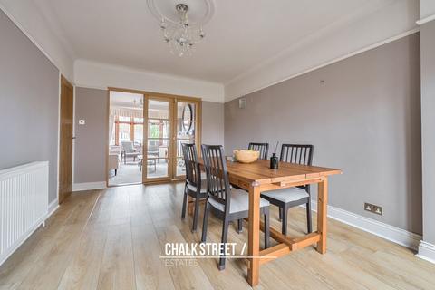 4 bedroom semi-detached house for sale, Westland Avenue, Hornchurch, RM11
