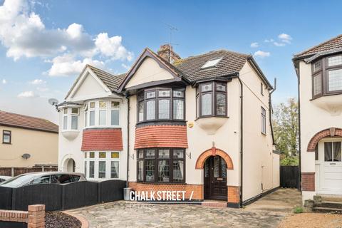 Westland Avenue, Hornchurch, RM11