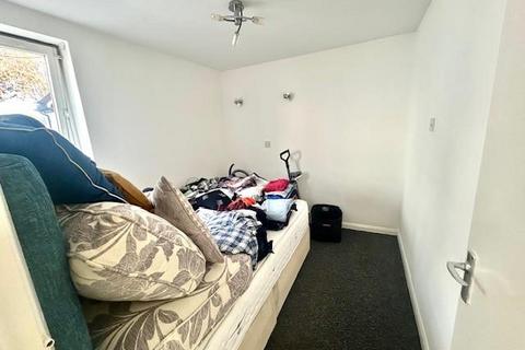 1 bedroom apartment to rent, The Avenue,  Sunbury-On-Thames,  TW16