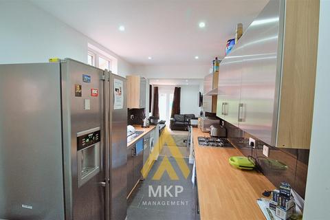 6 bedroom terraced house to rent, Tiverton Road, Selly Oak, Birmingham B29