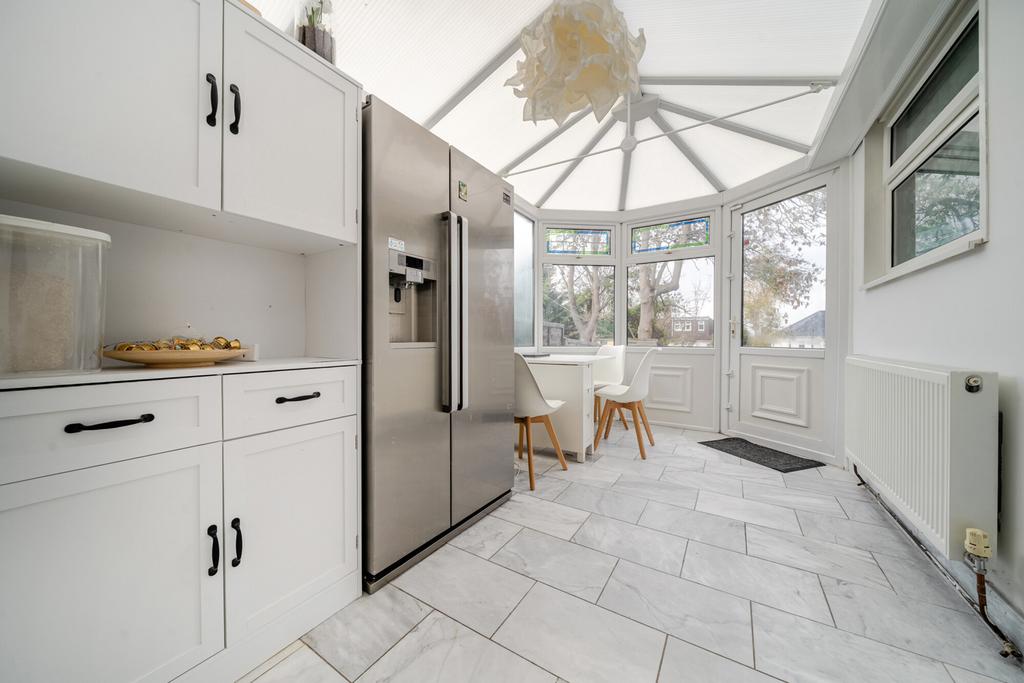 1376885-19-690dfa...