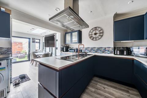 New Barns Avenue, Mitcham CR4