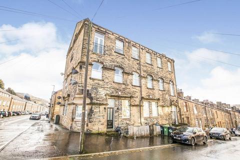 2 bedroom penthouse to rent, Browning Avenue, West Yorkshire HX3