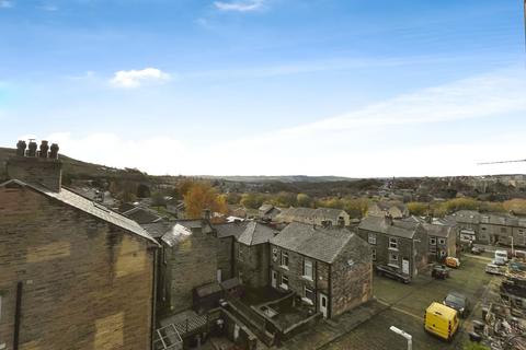 2 bedroom penthouse to rent, Browning Avenue, West Yorkshire HX3