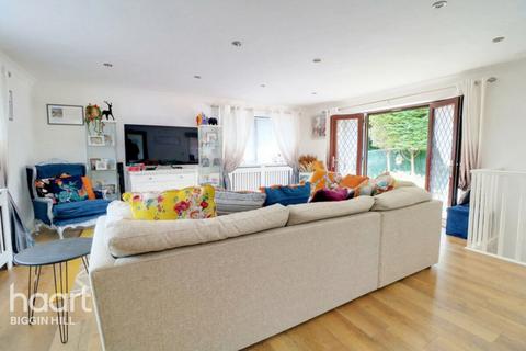 6 bedroom end of terrace house for sale, St Marys Green, Biggin Hill