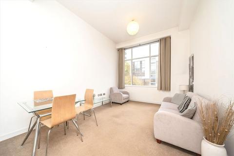 1 bedroom flat for sale, Great West Road, Brentford TW8