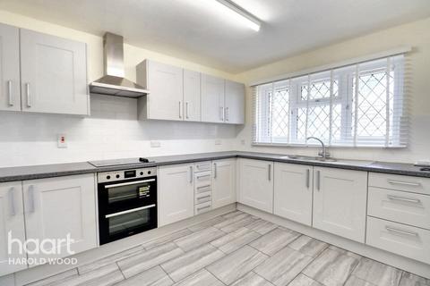 4 bedroom detached house for sale, Harrow Crescent, Harold Hill