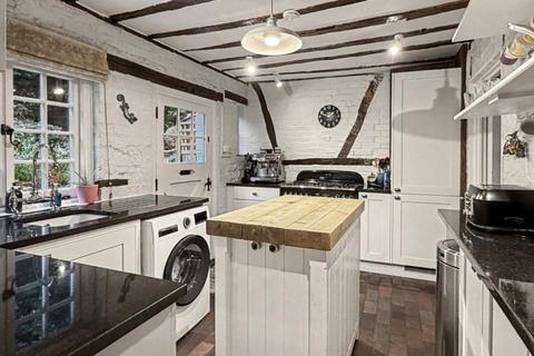 3 bedroom semi-detached house for sale, Shortheath Road, Farnham, Surrey, GU9