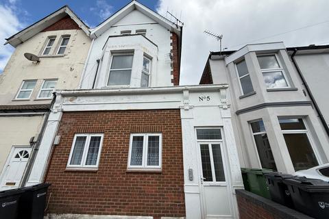 Granada Road, Southsea, PO4