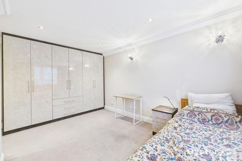 2 bedroom flat for sale, Gleneagles, Stanmore, HA7