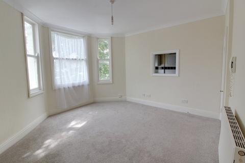 3 bedroom maisonette to rent, Marine Avenue, Westcliff On Sea SS0