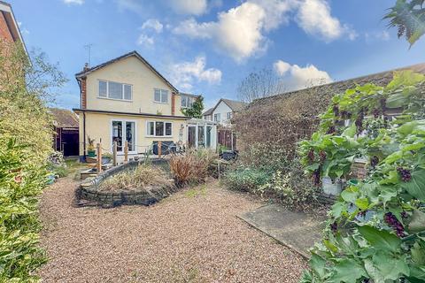 undefined, Englefield Close, Hawkwell