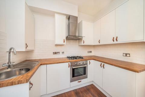 1 bedroom flat to rent, Grove Crescent, Kingston Upon Thames KT1