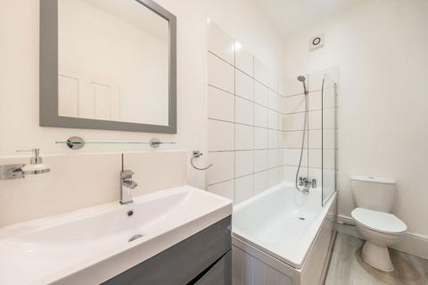 1 bedroom flat to rent, Grove Crescent, Kingston Upon Thames KT1