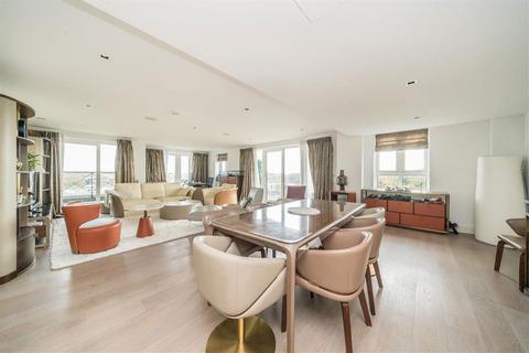 undefined, Kew Bridge Road, Brentford TW8