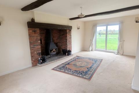 4 bedroom detached house to rent, Hanbury Road Droitwich Spa