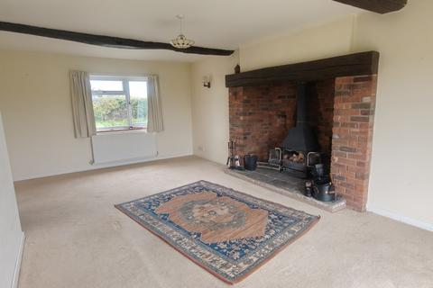 4 bedroom detached house to rent, Hanbury Road Droitwich Spa