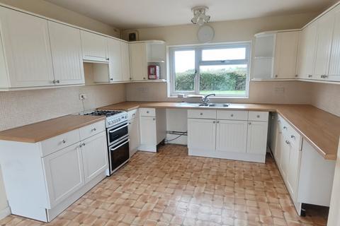 4 bedroom detached house to rent, Hanbury Road Droitwich Spa
