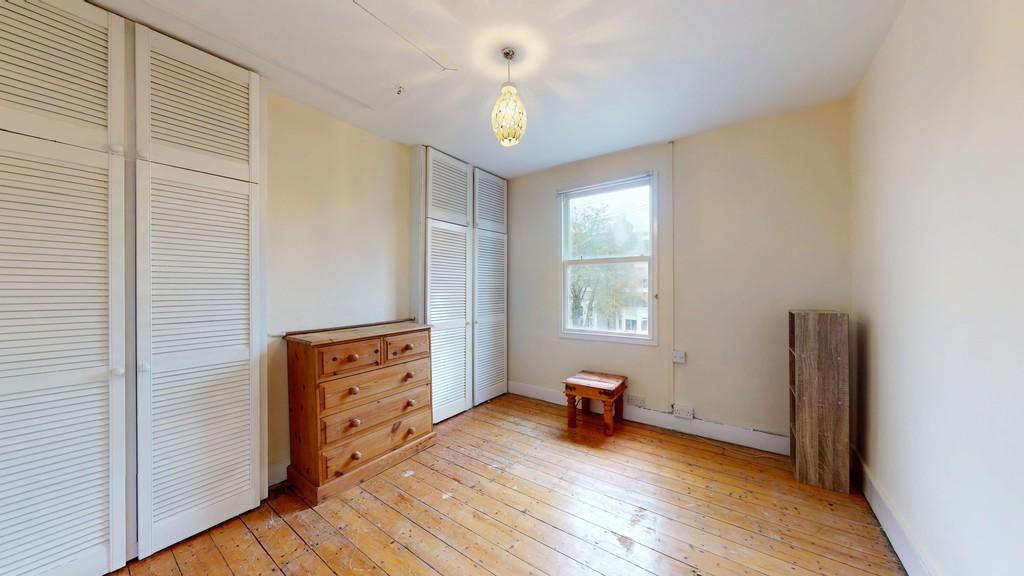 Bedroom 1- Angle 2
