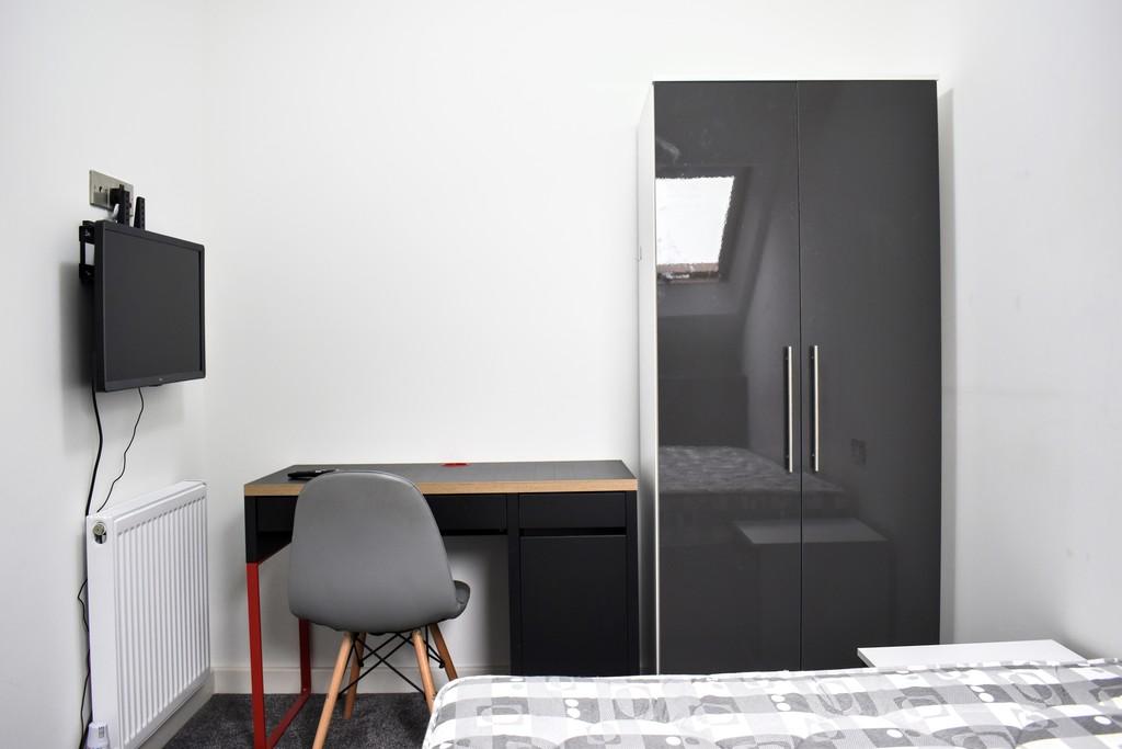 Bedroom 6.1