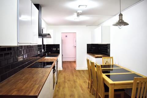 7 bedroom terraced house to rent, Weaste Road, Salford