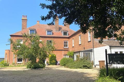 2 bedroom flat for sale, Temple Drive, Holt NR25