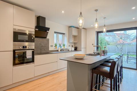 4 bedroom detached house for sale, Lake Road, Hamworthy