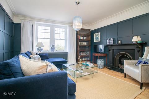 1 bedroom apartment to rent, Royal Buildings, Penarth CF64